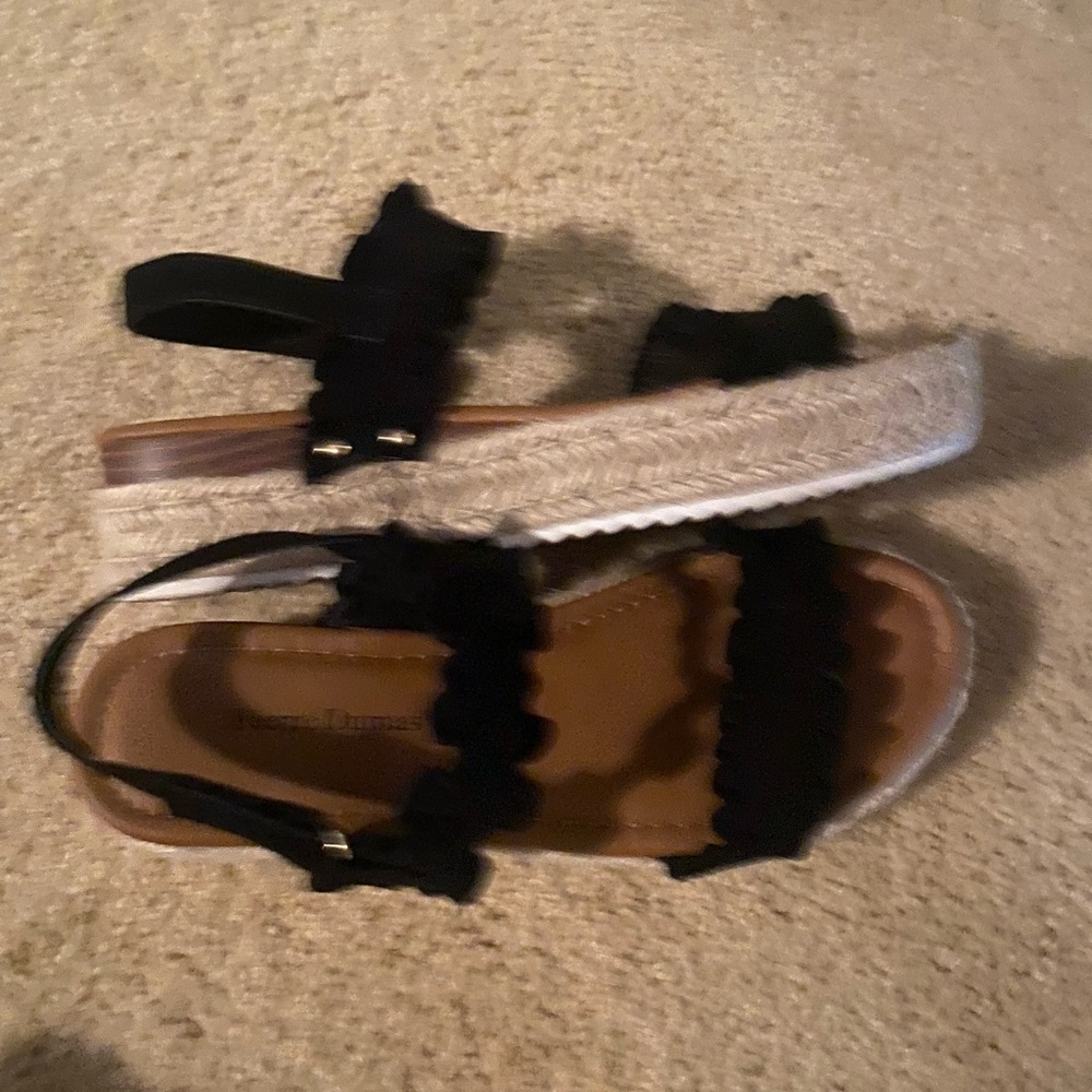 Sandles